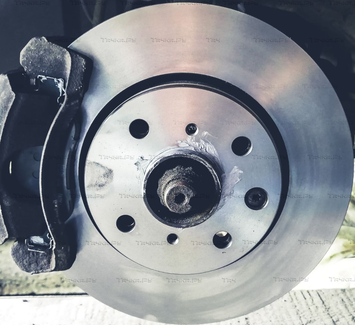 Тормозной диск Bosch передний для BYD F0 2008-2018. Артикул 0 986 479 239