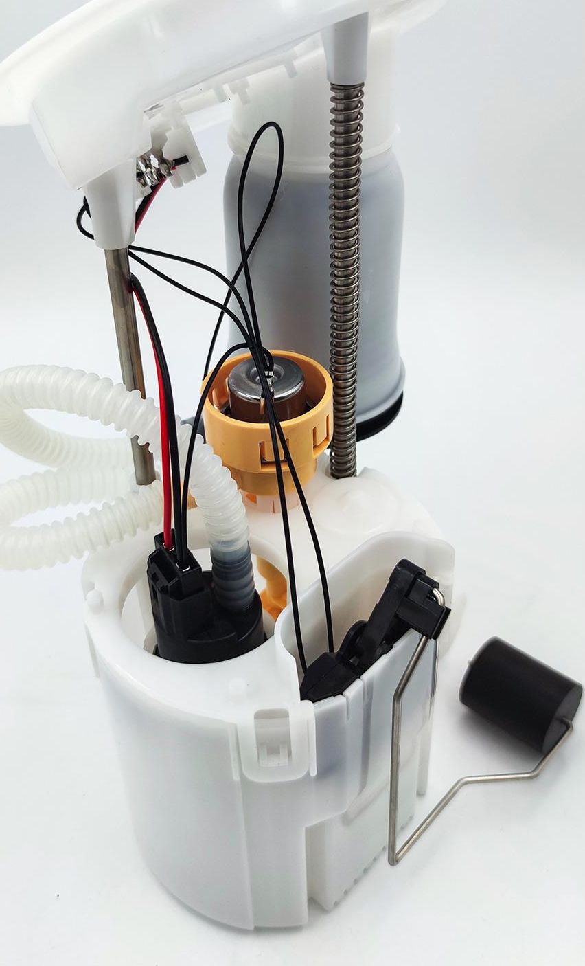 Топливный бензонасос в сборе BMW 1 (F20) 116 i 1 (F20) 118 i 1 (F20) 1 (Achr). Артикул EFM1260204