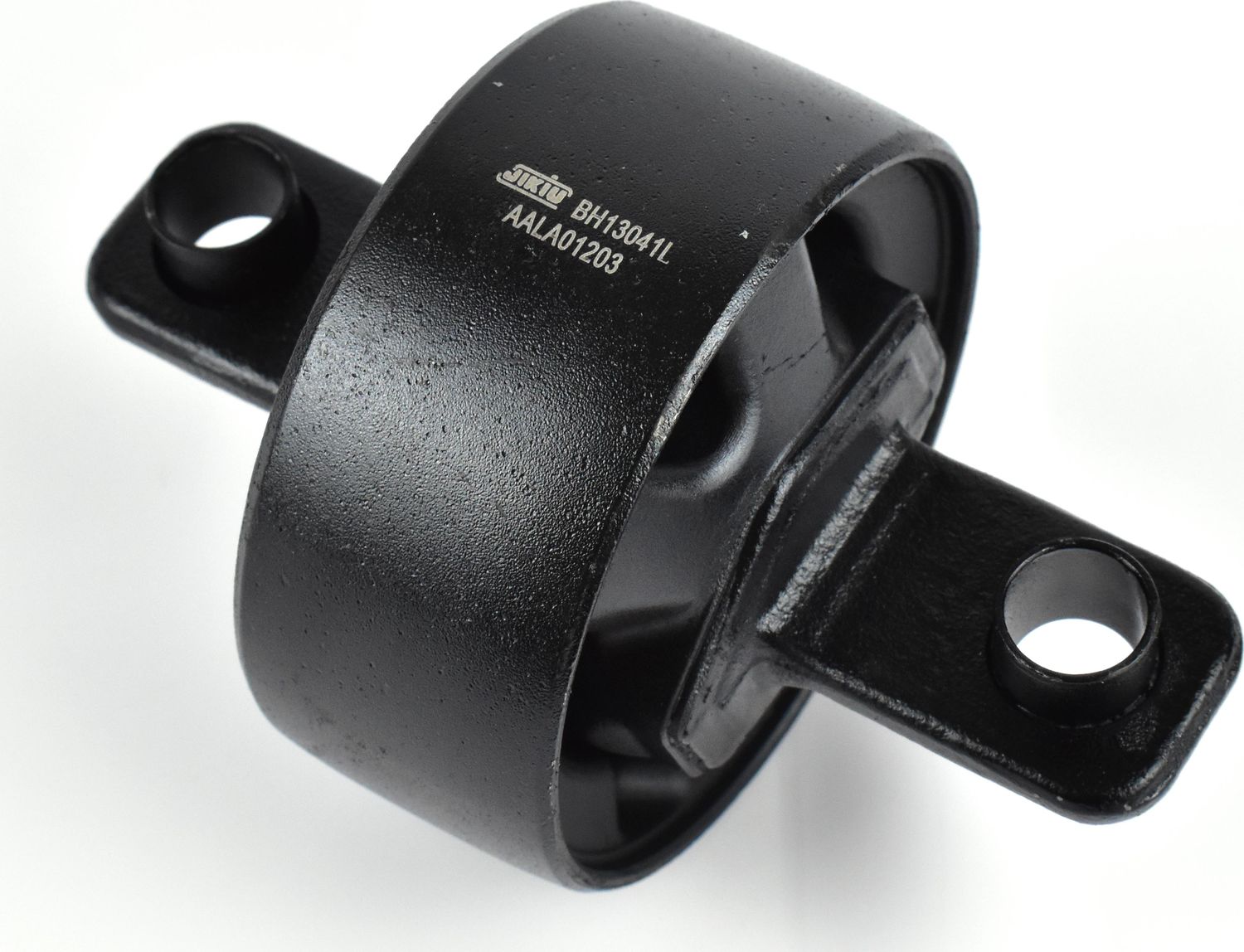 Сайлентблок рычага KIA SORENTO 12- лев. (Jikiu). Артикул BH13041L