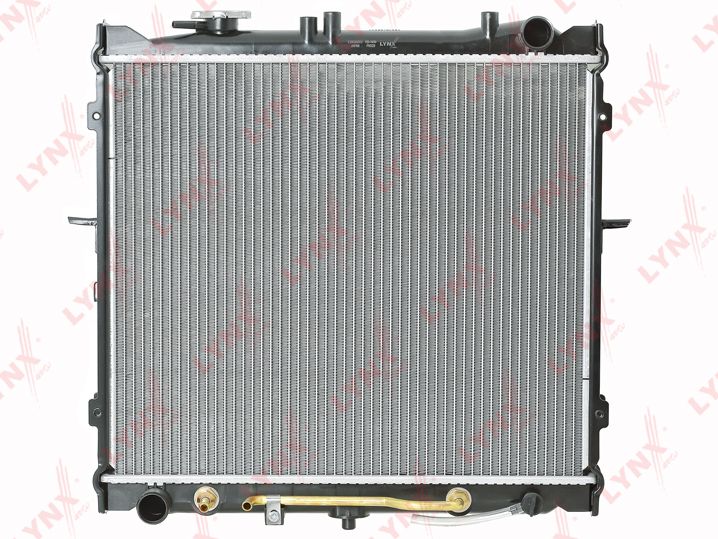 Радиатор охлаждения двигателя LYNXauto. Артикул RB-1090