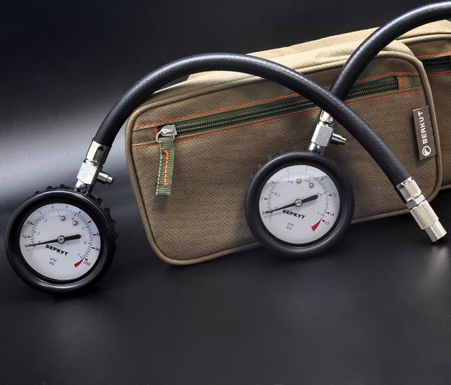 Манометр-дефлятор БЕРКУТ TG-71 (0-1атм.). Артикул TG-71