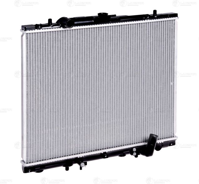 Радиатор охлаждения двигателя Luzar для Mitsubishi Pajero Sport I 1998-2008. Артикул LRc 1168