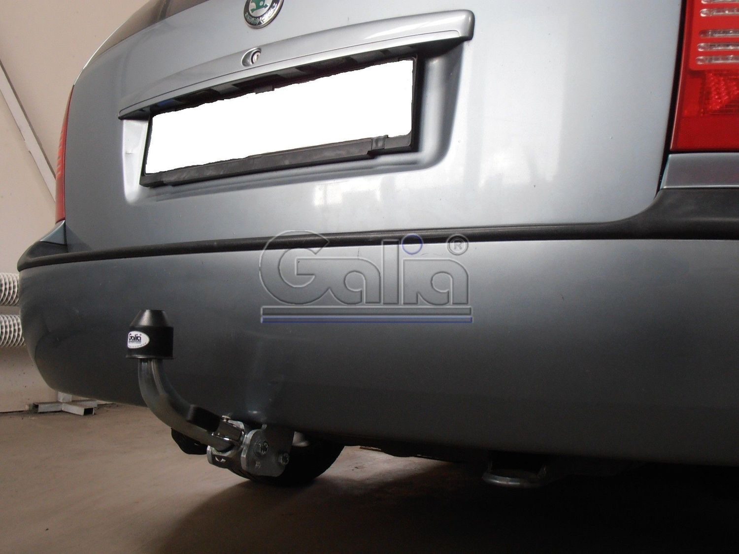 Фаркоп Galia оцинкованный для Skoda Octavia A4 1996-2004 седан, универсал. Быстросъемный крюк. Артикул S085C