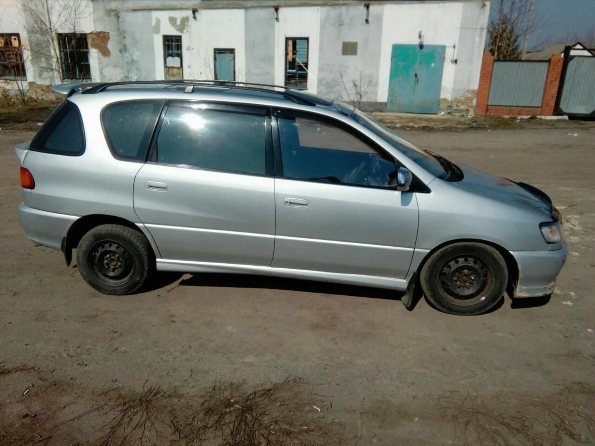 Дефлекторы Cobra Tuning для окон Toyota Avensis Verso 2001-2009. Артикул T23702