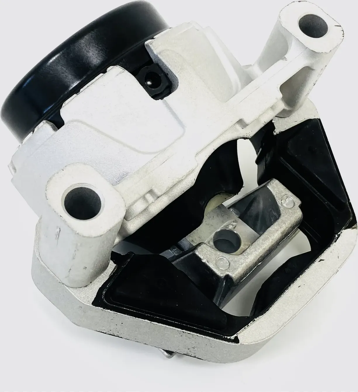 Опора двигателя (Ukorauto). Артикул U0615057