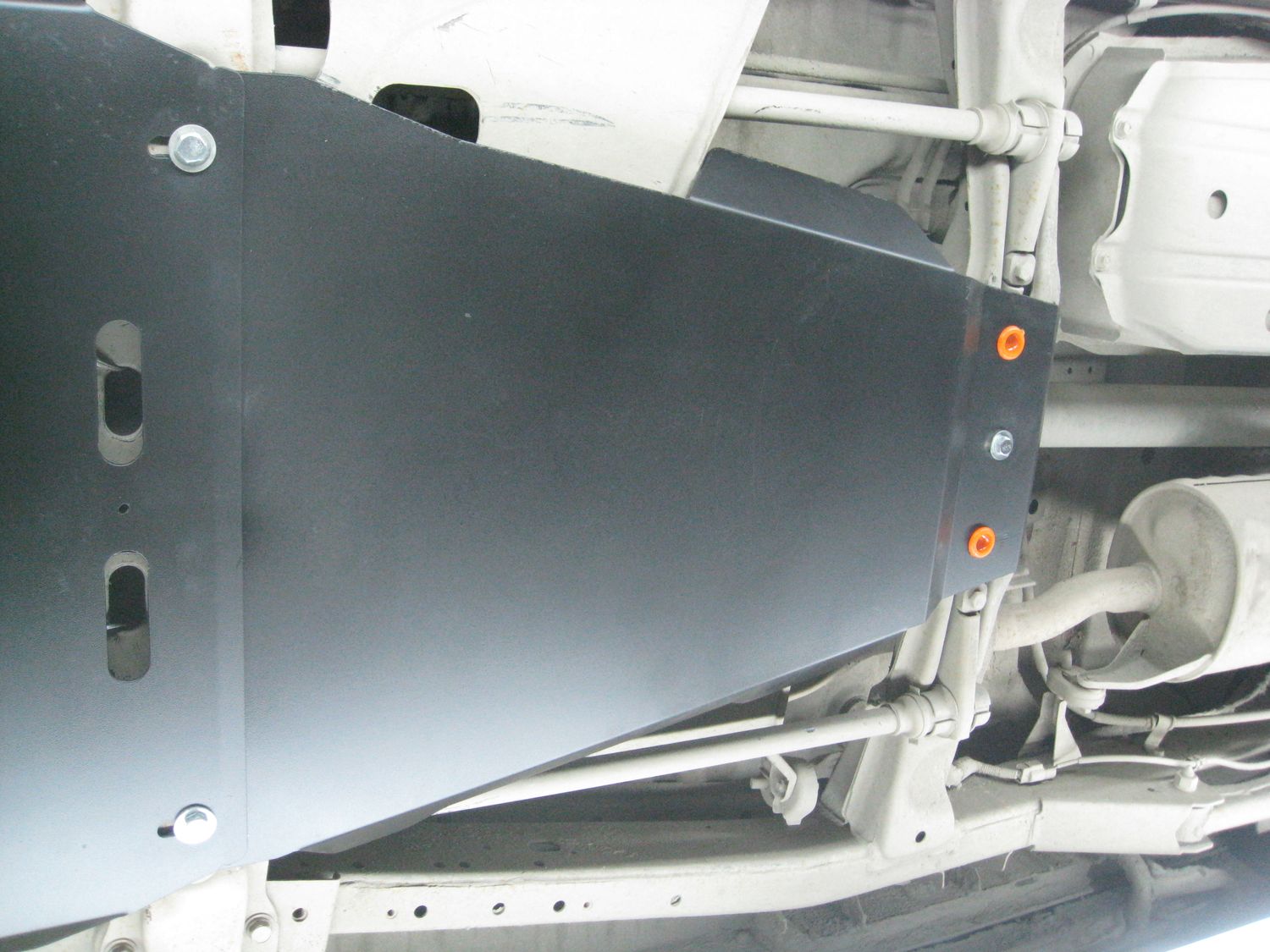 Защита алюминиевая Alfeco для раздатки Mitsubishi Pajero Sport I 2000-2004. Артикул ALF.14.38 AL4