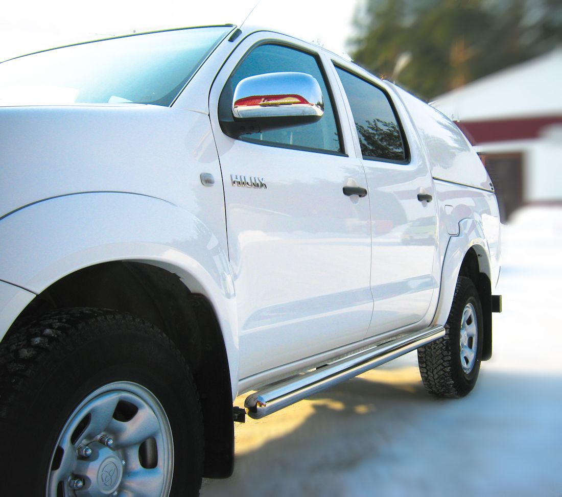 Защита порогов RusStal труба d76 (вариант 3) для Toyota Hilux VII 2011-2015. Артикул TLT-0000073