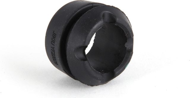 Сайлентблок рычага подвески Jikiu. Артикул YF22029