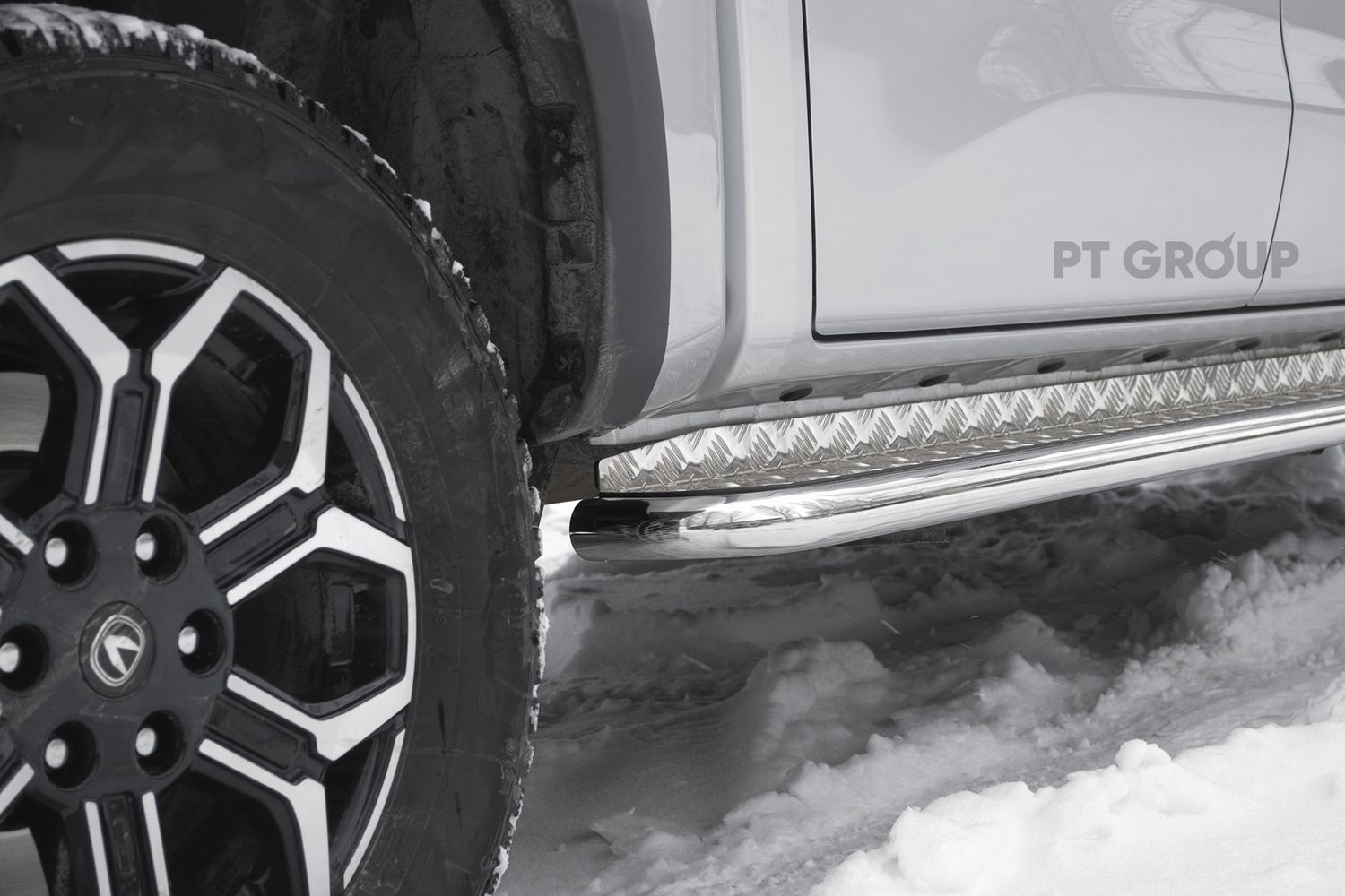 Защита порогов PT Group с алюминиевой площадкой d=51 мм (НПС) для Changan Hunter Plus 2023-2026. Артикул CHP-23-220336.00