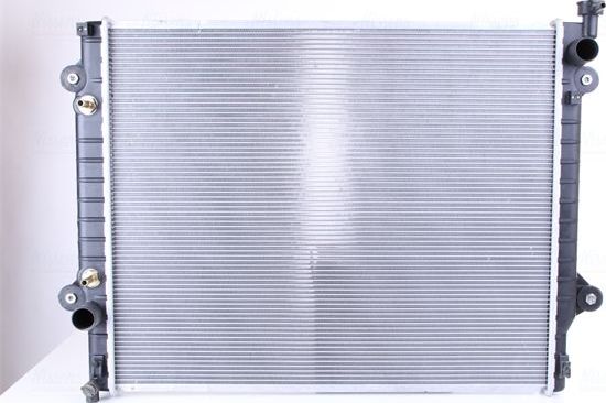Радиатор охлаждения двигателя Nissens. Артикул 606746
