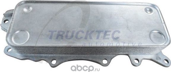 Радиатор масляный (маслоохладитель) для двигателя Trucktec Automotive. Артикул 02.18.101