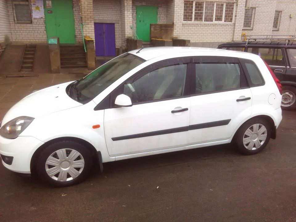 Дефлекторы Cobra Tuning для окон Ford Fiesta V 5-дв. 2002-2008. Артикул F30302