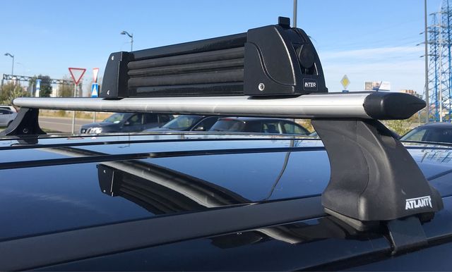 Крепление INTER для перевозки 5-и пар лыж с замком и пластиковой заглушкой. Артикул 5506B