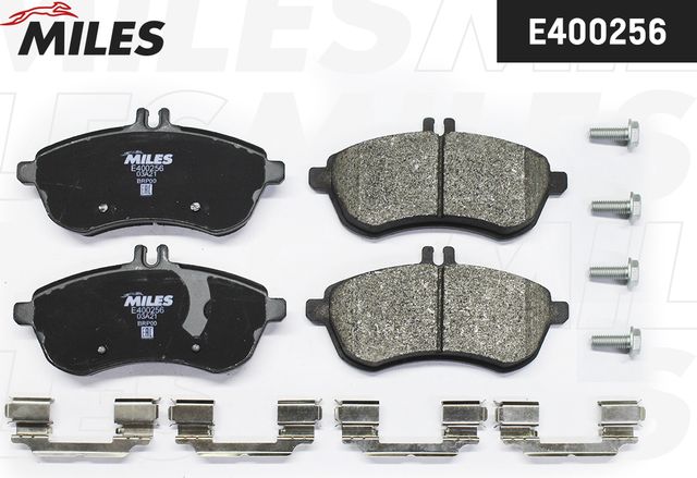 Тормозные колодки Miles (Low-Metallic) передние для Mercedes-Benz C-Класс III (W204, C204) 2007-2014. Артикул E400256