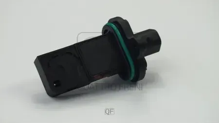 Датчик массового расхода воздуха (Quattro Freni). Артикул qf86a00127