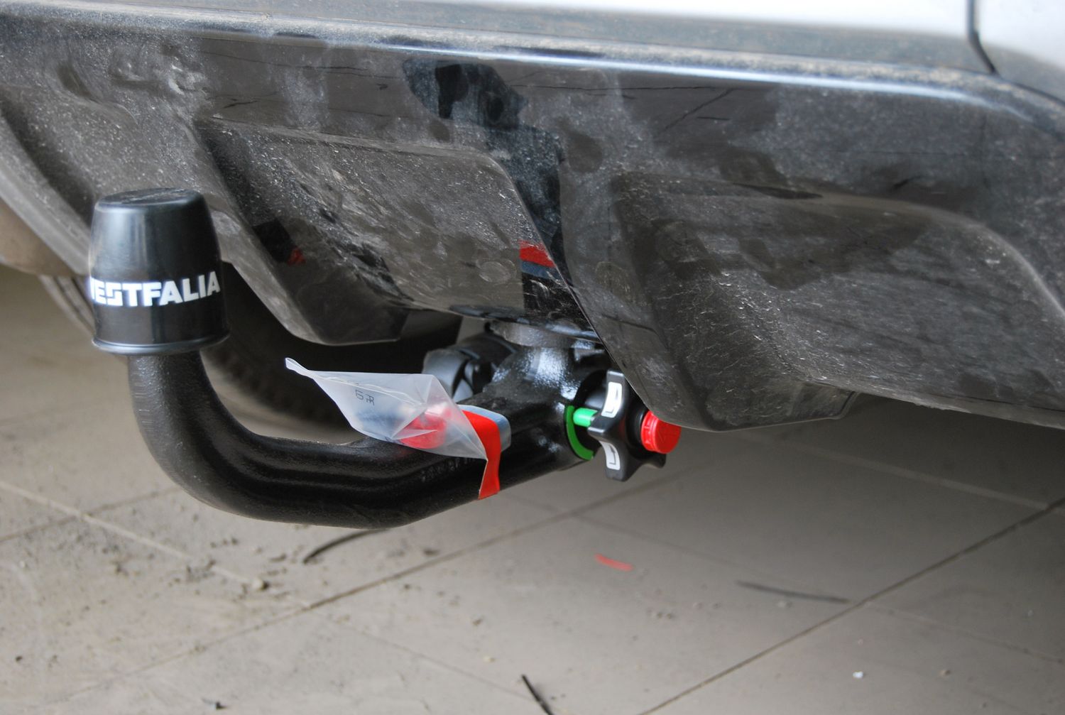 Фаркоп Westfalia для Land Rover Range Rover Evoque I 2011-2018. Быстросъемный крюк. Артикул 323102600001