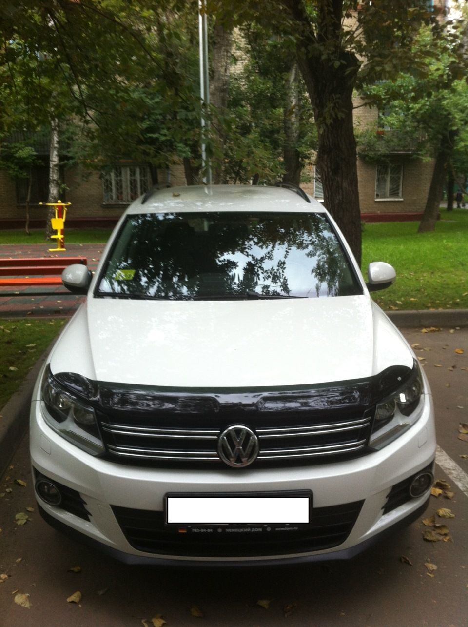 Дефлектор EGR для капота Volkswagen Tiguan 2008-2016. Артикул 024021