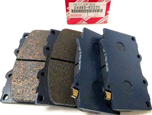 Тормозные колодки Toyota. Артикул 0446560230