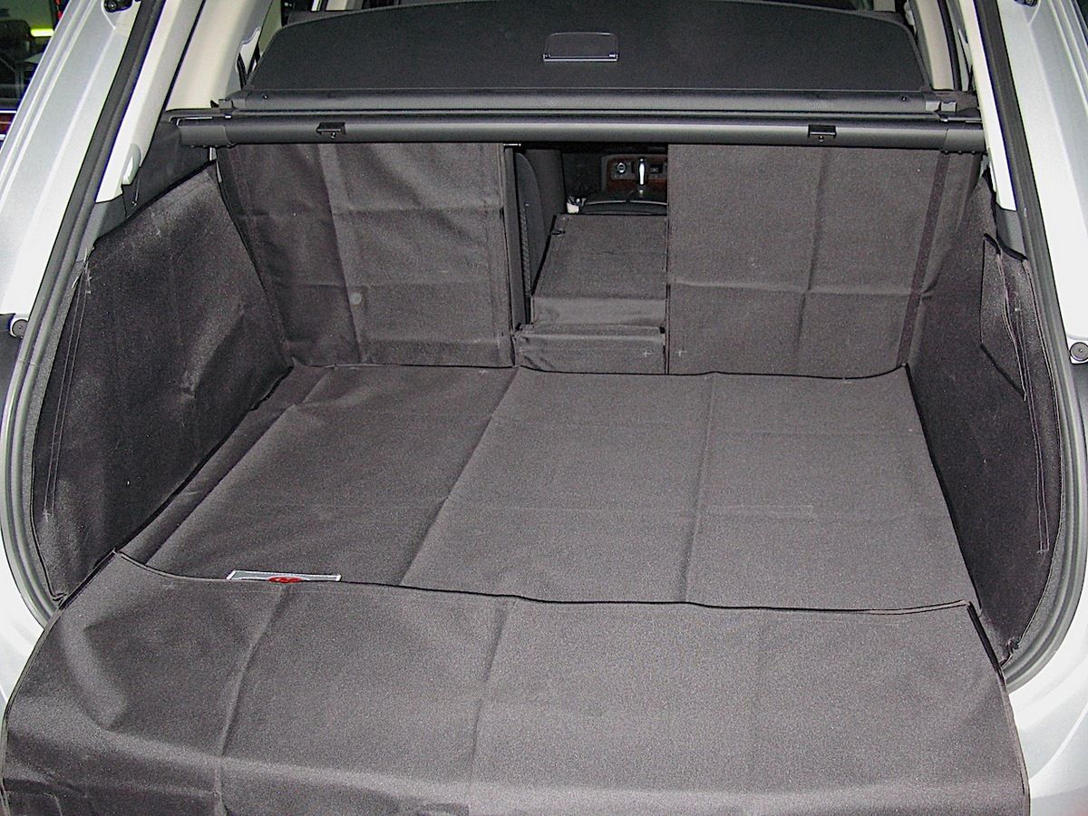 Защитный чехол AUTOSMSTUDIO "Maxi" в багажник автомобиля для Volkswagen Touareg II 2010-2018, серый. Артикул TP-VW1TU-MAXI-GR