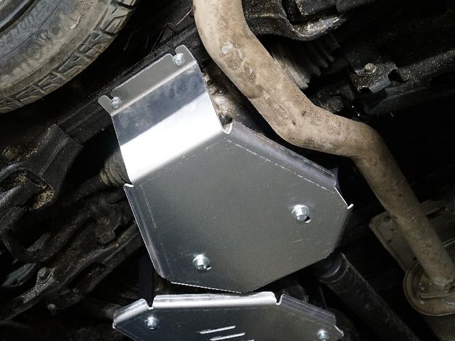 Защита алюминиевая ТСС (4 мм) для заднего редуктора Hyundai Staria 2022-2026. Артикул ZKTCC00538