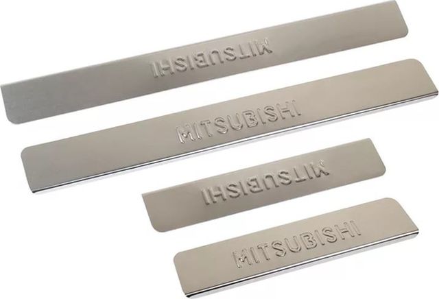 Накладки Ладья на внутренние передние пороги (штамп) для Mitsubishi Pajero IV 2006-2026. Артикул 014.19.012