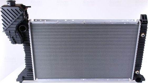 Радиатор охлаждения двигателя Nissens ** FIRST FIT ** для Mercedes-Benz Sprinter 904 1995-2006. Артикул 62686A