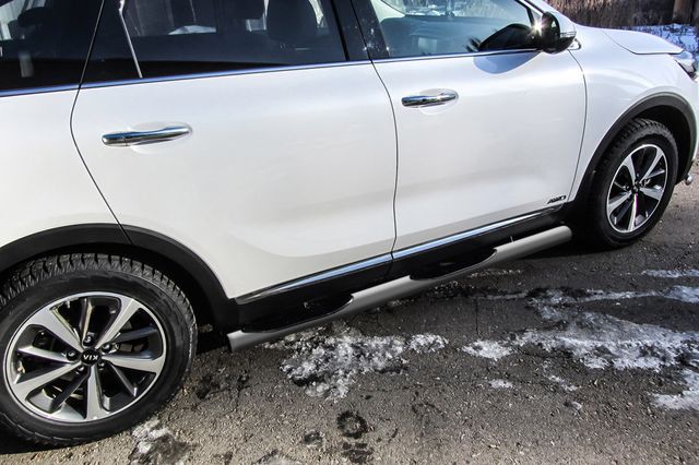 Пороги Slitkoff труба d76 с проступями для Kia Sorento III (Prime) рестайлинг 2017-2020 Серебристые. Артикул KS17-003S
