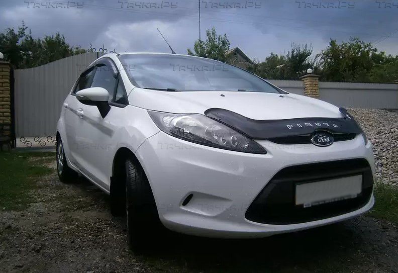 Дефлектор VT52 для капота Ford Fiesta VI до рестайлинга 2008-2015. Артикул FR33VT