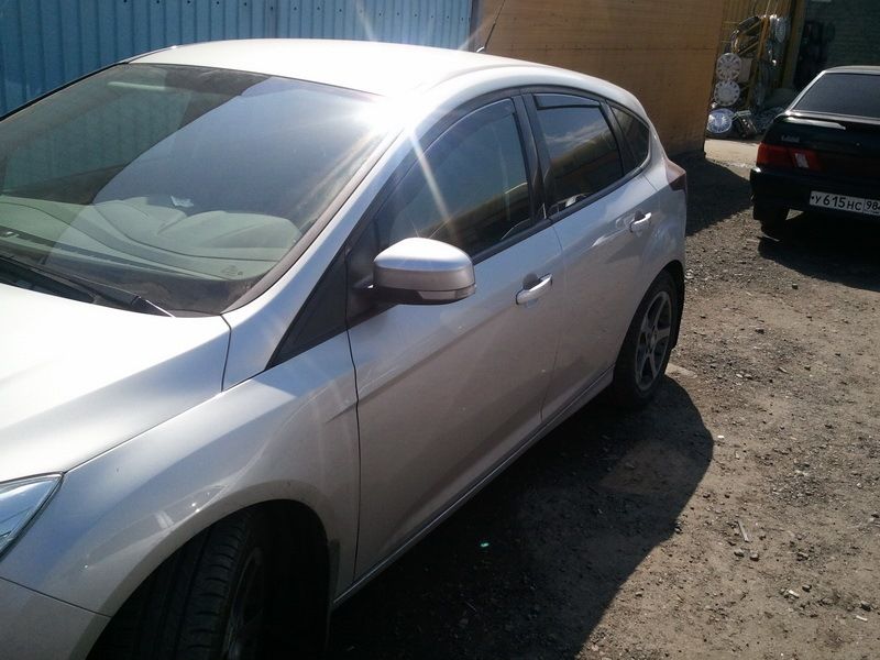 Дефлекторы Heko для окон Ford Focus III хэтчбек 2011-2026. Артикул 15295