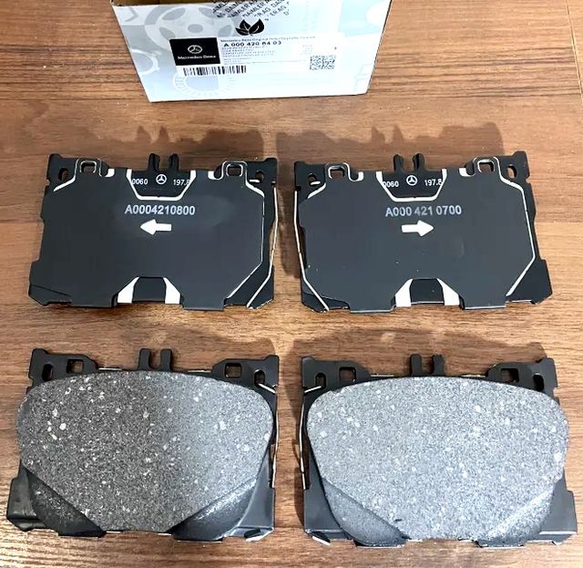 Тормозные колодки Mercedes-Benz. Артикул A0004208403