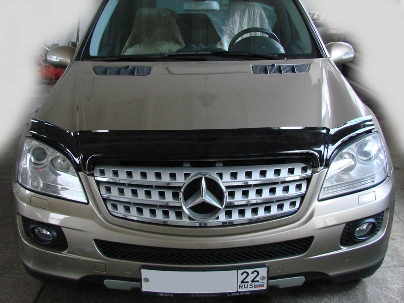 Дефлектор SIM для капота Mercedes-Benz M-Класс (ML) W164 2005-2011. Артикул SMERM0512