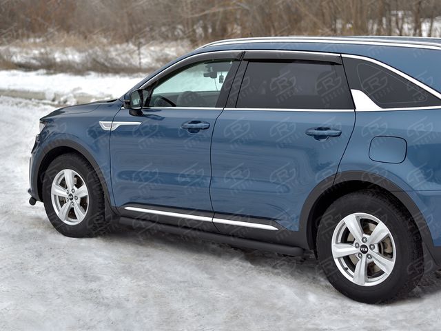 Защита порогов RusStal труба d63 секции (вариант 1) для Kia Sorento IV 2020-2026 Черные. Артикул KSORT-004018CH