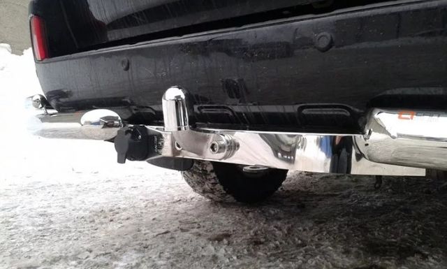 Фаркоп Baltex для Toyota Land Cruiser 100 VX 1998-2007 (с декор. накладкой) Фланцевое крепление. Артикул Y08ANM