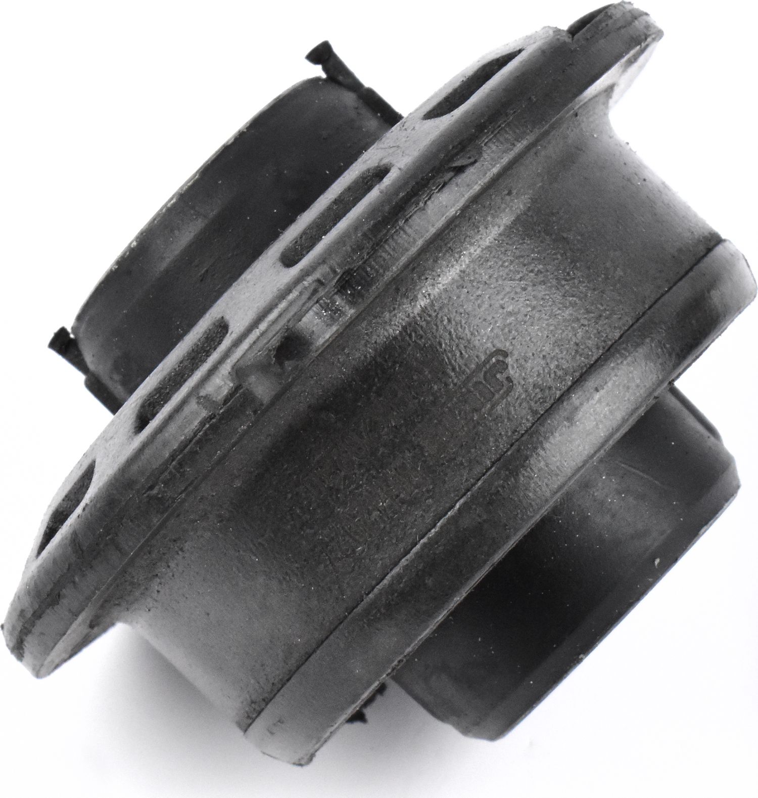 Сайлентблок рычага CITROEN/PEUGEOT C3 1.1-1.6 02-/1007 05- пер.подв. (Jikiu). Артикул BH42027