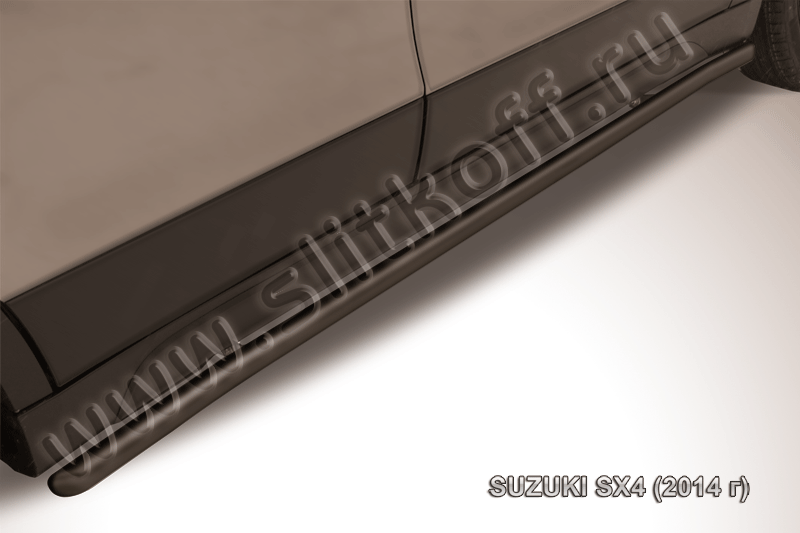 Пороги Slitkoff труба d42 с листом ЧЕРНЫЕ матовые для Suzuki SX4 II 2014-2026. Артикул SSX4-14-005B