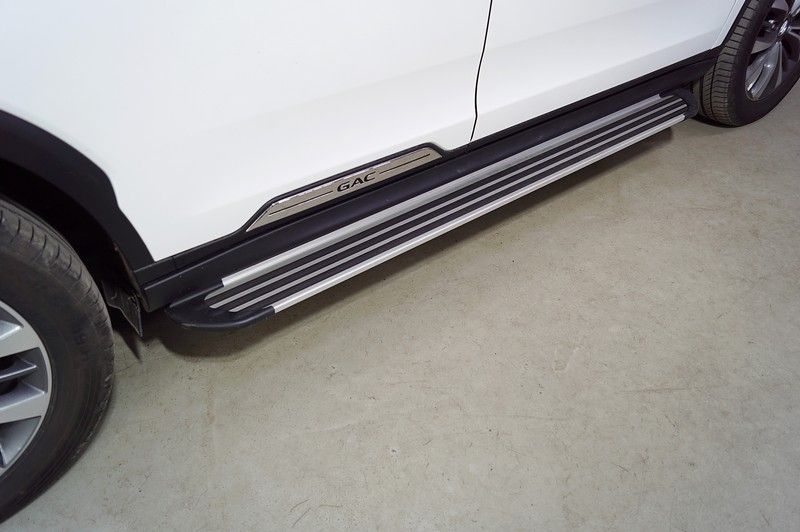 Пороги алюминиевые ТСС Slim Line Silver 1820 мм для  GAC GS8 2.0T 4WD 2021-2023. Артикул GACGS821-19S