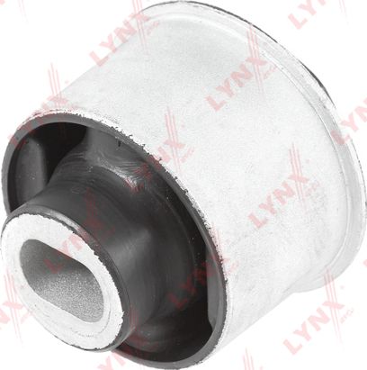 Сайлентблок переднего рычага подвески LYNXauto. Артикул C8448