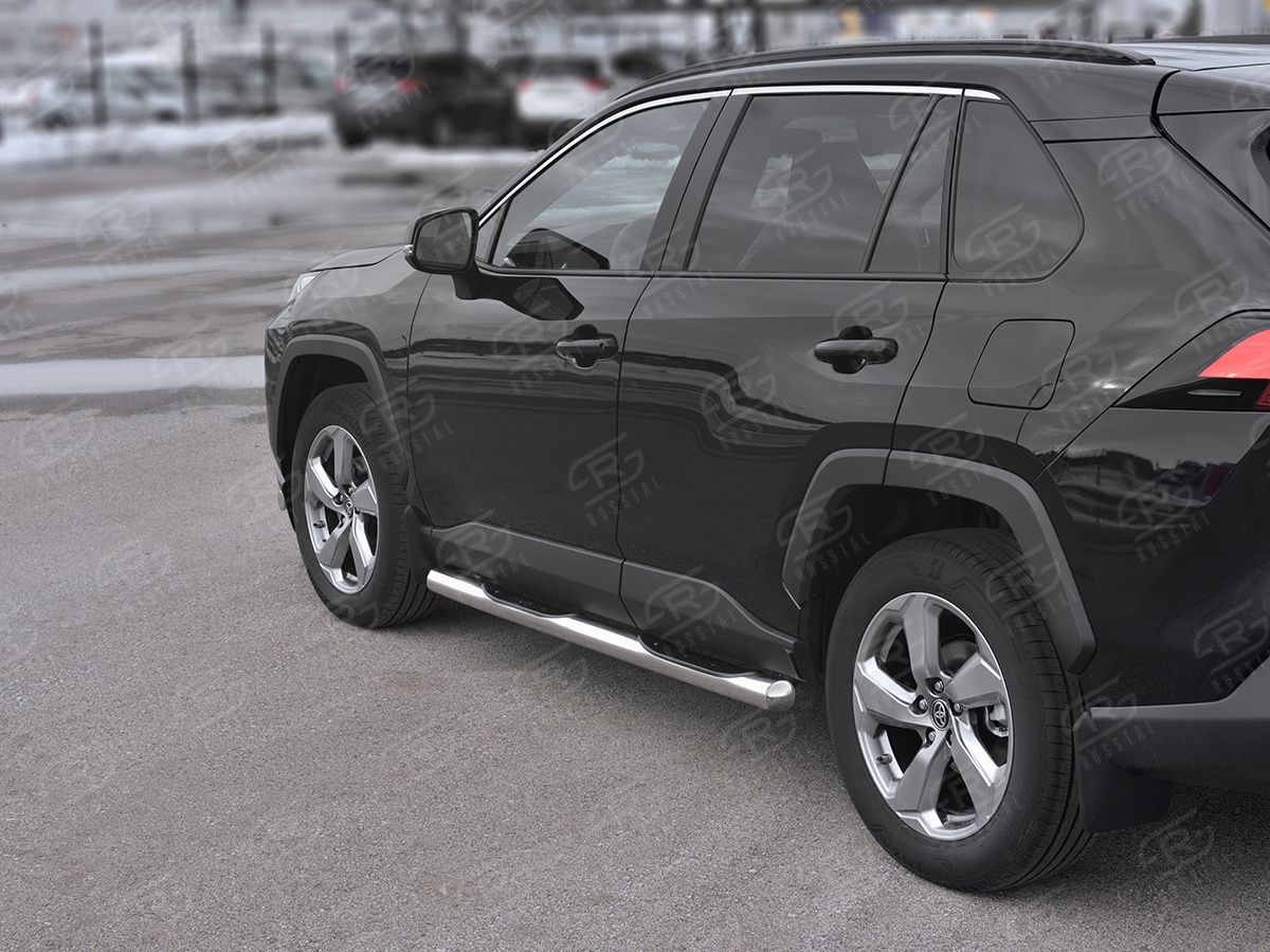 Защита порогов RusStal труба d76 (вариант 3) с накладкой для Toyota RAV4 V 2019-2026. Артикул TR4T-0033673