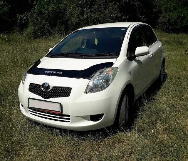 Дефлектор Vip-Tuning для капота Toyota Vitz II 2005-2010. Артикул TYA69