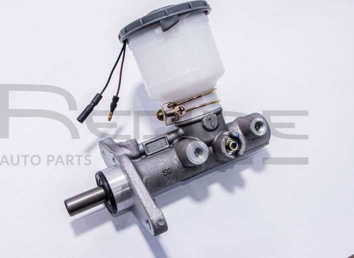 Тормозной цилиндр главный RED Line. Артикул 09HO002