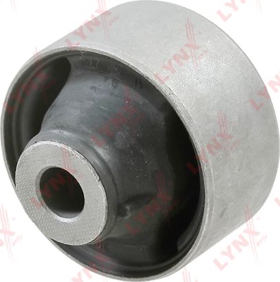 Сайлентблок переднего рычага подвески LYNXauto. Артикул B8058