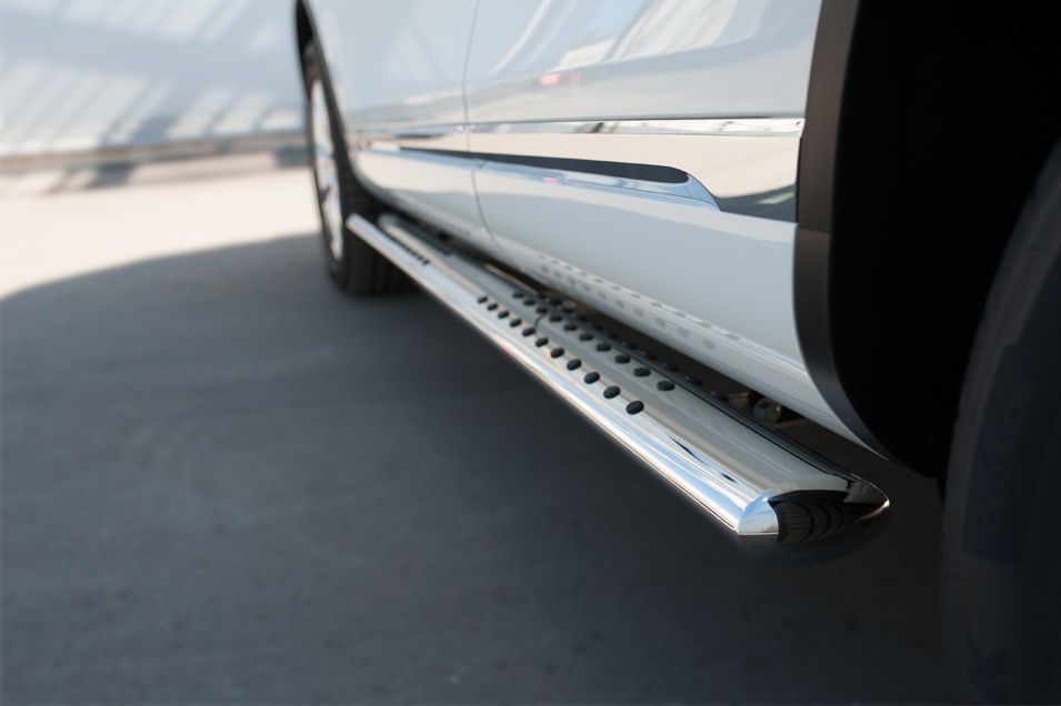 Защита порогов RusStal труба d120х60 овал с проступью для Volkswagen Touareg II рестайлинг 2014-2018. Артикул VWTO-002130