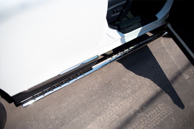Защита порогов RusStal труба d75х42 овал с проступью для Toyota Highlander II 2010-2014. Артикул THO-000741