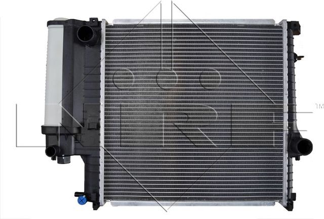 Радиатор охлаждения двигателя NRF EASY FIT для BMW 3 II (E30) 1987-1993. Артикул 53849
