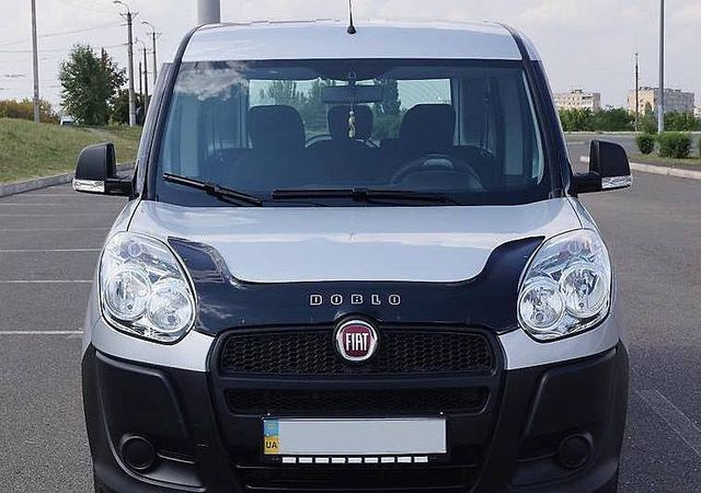 Дефлектор VT52 для капота Fiat Doblo II 2010-2015. Артикул FT12VT