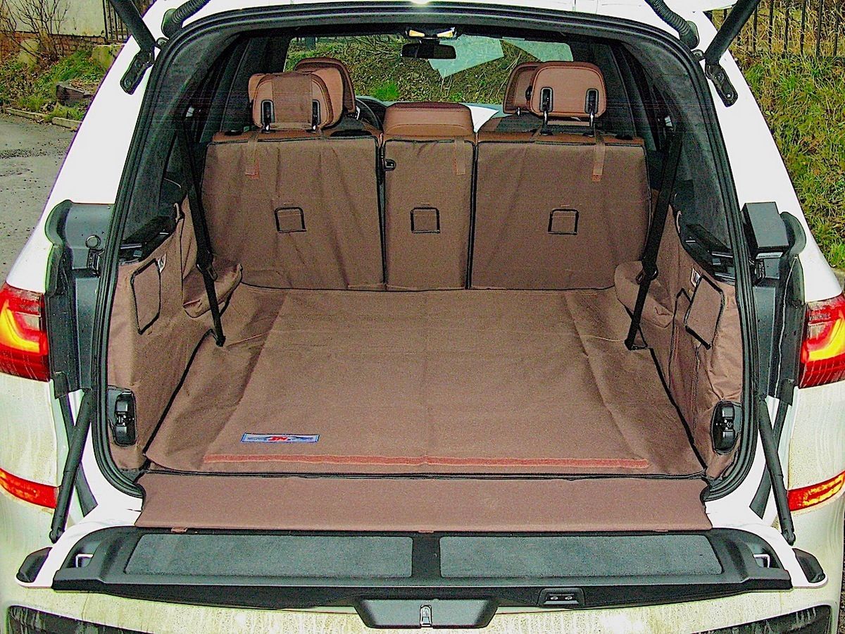 Защитный чехол AUTOSMSTUDIO "Maxi" в багажник автомобиля для BMW X7 G07 2018-2026, серый. Артикул TP-X7G07-MAXI-GR