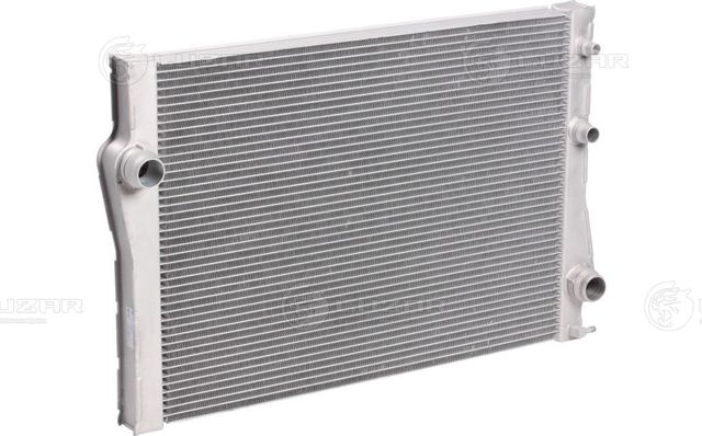 Радиатор охлаждения двигателя Luzar для BMW X5 II (E70) 2006-2013. Артикул LRc 26194