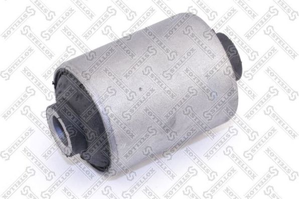 Сайлентблок переднего рычага подвески Stellox. Артикул 87-71009-SX