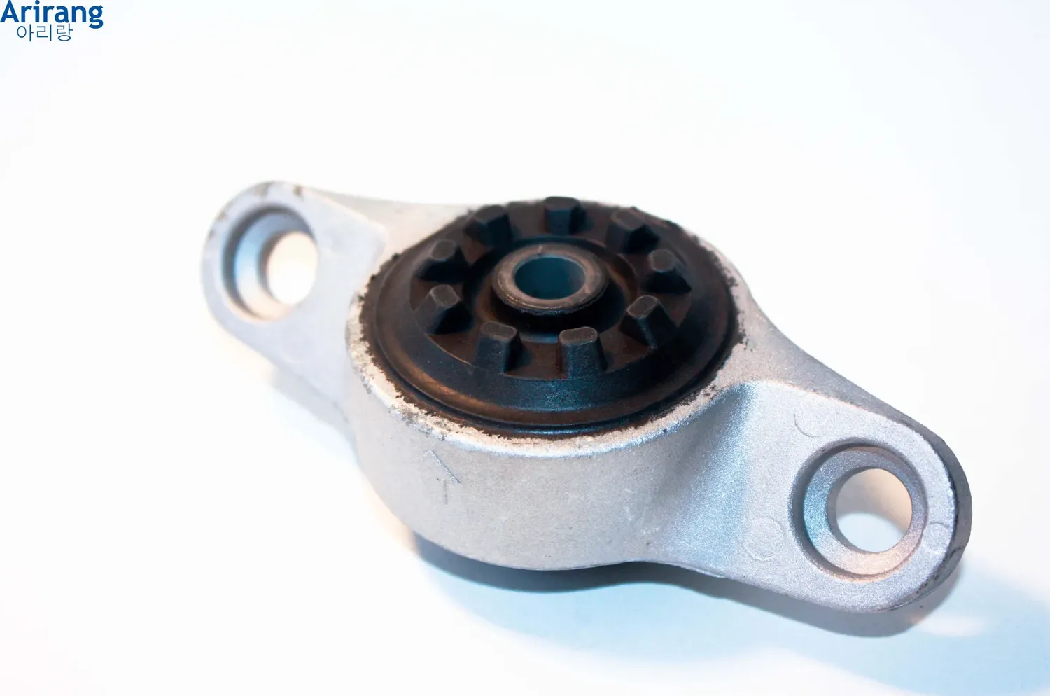 Опора амортизатора задняя (Arirang). Артикул ARG241082