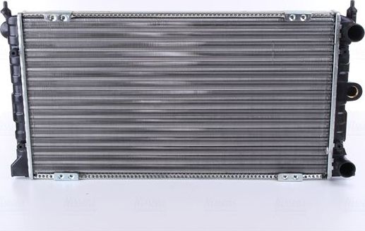 Радиатор охлаждения двигателя Nissens для Volkswagen Santana 1981-1984. Артикул 652611